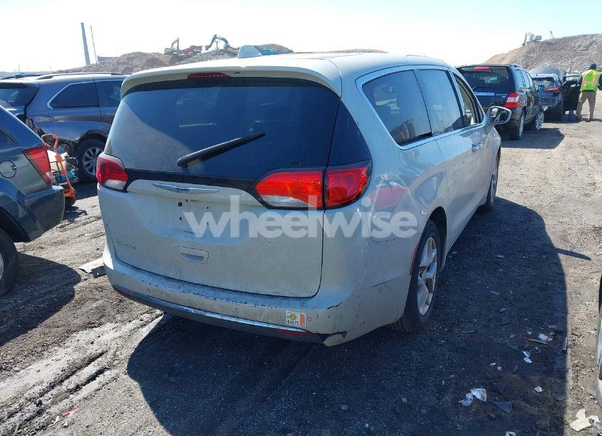 Photo 4 of 2019 Chrysler Pacifica TOURING PLUS (VIN 2C4RC1FG4KR604930)