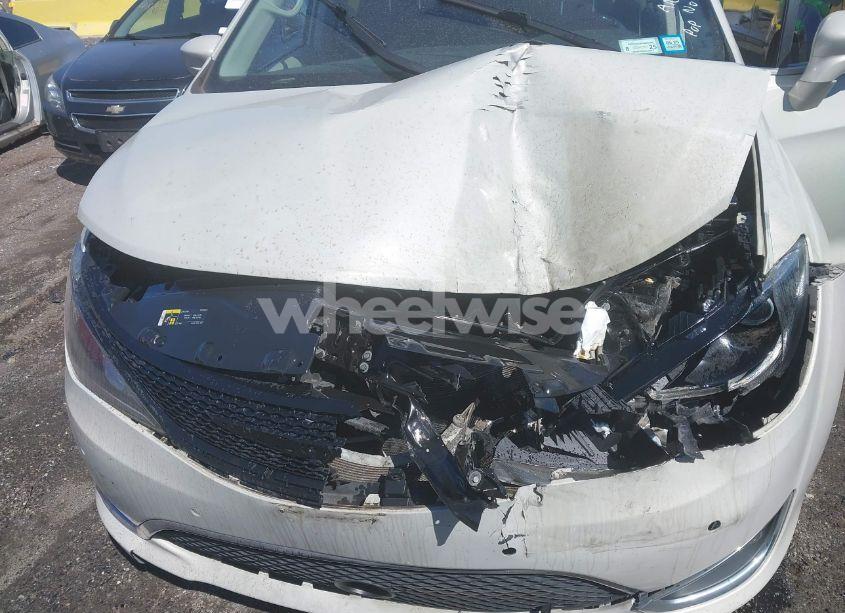 Photo 6 of 2019 Chrysler Pacifica TOURING PLUS (VIN 2C4RC1FG4KR604930)