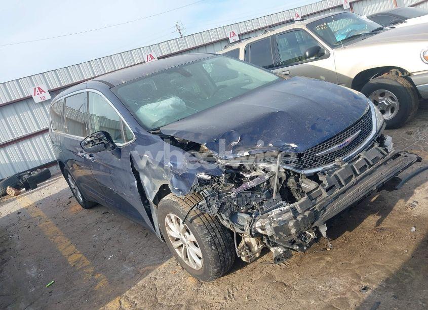 2019 Chrysler Pacifica TOURING PLUS (VIN 2C4RC1FG5KR550411) main photo