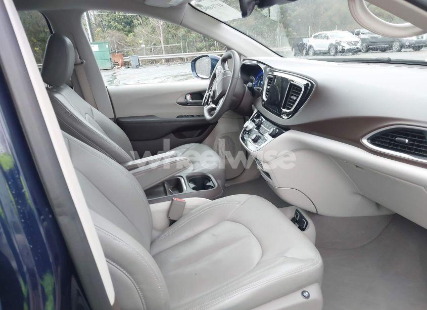 Photo 5 of 2019 Chrysler Pacifica TOURING PLUS (VIN 2C4RC1FG5KR576765)