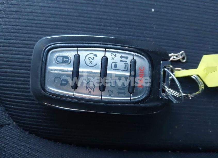 Photo 11 of 2020 Chrysler Pacifica TOURING (VIN 2C4RC1FG5LR125482)