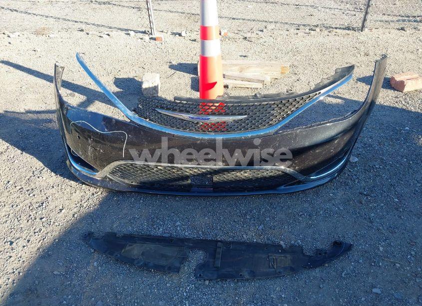 Photo 12 of 2020 Chrysler Pacifica TOURING (VIN 2C4RC1FG5LR125482)