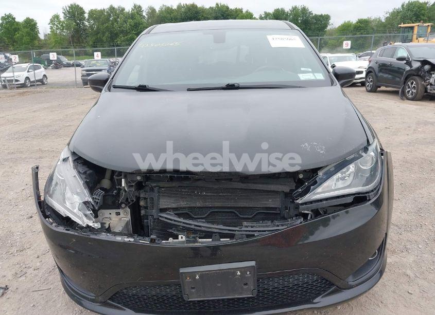 Photo 13 of 2020 Chrysler Pacifica TOURING (VIN 2C4RC1FG5LR150544)