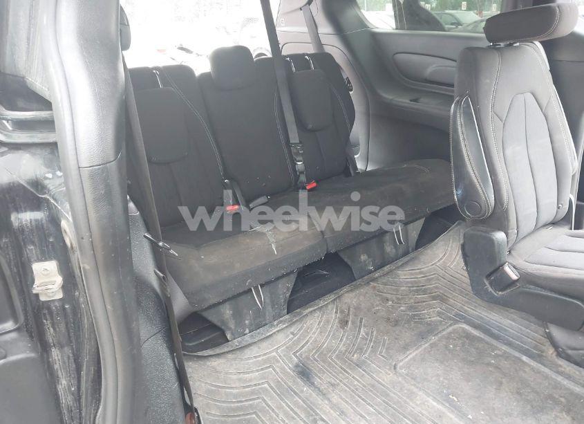 Photo 18 of 2020 Chrysler Pacifica TOURING (VIN 2C4RC1FG5LR150544)