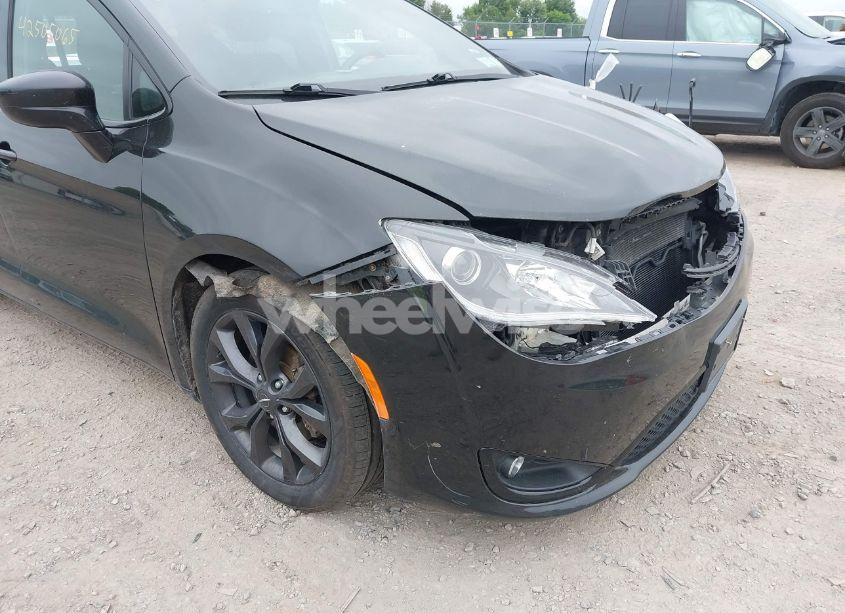 Photo 19 of 2020 Chrysler Pacifica TOURING (VIN 2C4RC1FG5LR150544)
