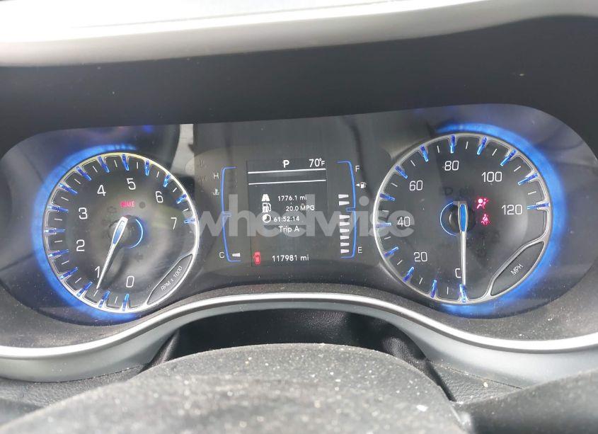 Photo 7 of 2020 Chrysler Pacifica TOURING (VIN 2C4RC1FG5LR150544)