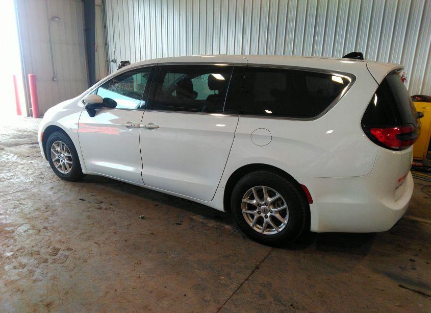 Photo 3 of 2023 Chrysler Pacifica TOURING (VIN 2C4RC1FG5PR596490)