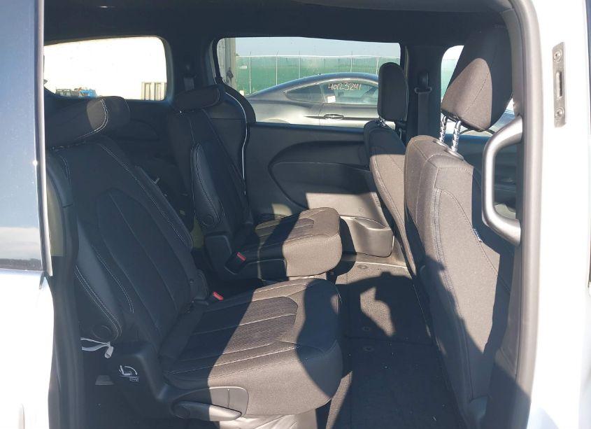 Photo 8 of 2023 Chrysler Pacifica TOURING (VIN 2C4RC1FG5PR596490)