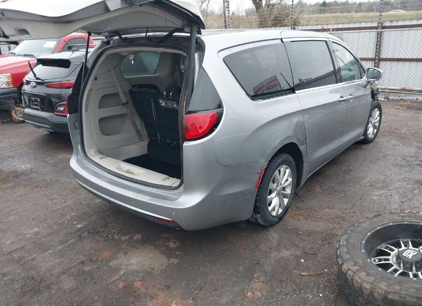 Photo 4 of 2018 Chrysler Pacifica TOURING PLUS (VIN 2C4RC1FG6JR188958)