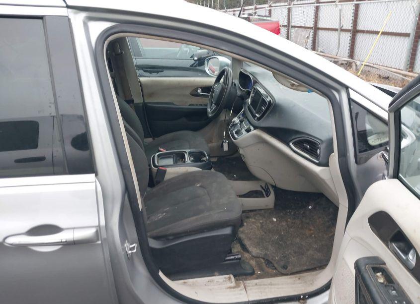 Photo 5 of 2018 Chrysler Pacifica TOURING PLUS (VIN 2C4RC1FG6JR188958)