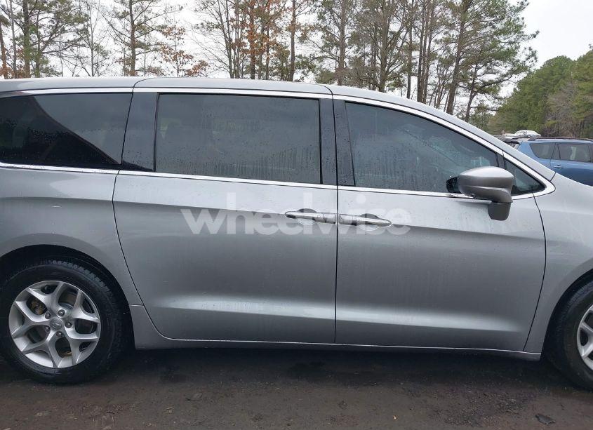 Photo 13 of 2019 Chrysler Pacifica TOURING PLUS (VIN 2C4RC1FG6KR507373)
