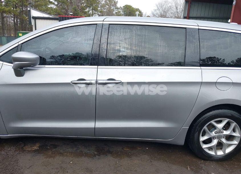 Photo 14 of 2019 Chrysler Pacifica TOURING PLUS (VIN 2C4RC1FG6KR507373)