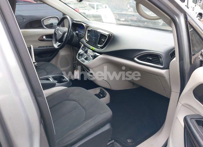Photo 5 of 2019 Chrysler Pacifica TOURING PLUS (VIN 2C4RC1FG6KR507373)