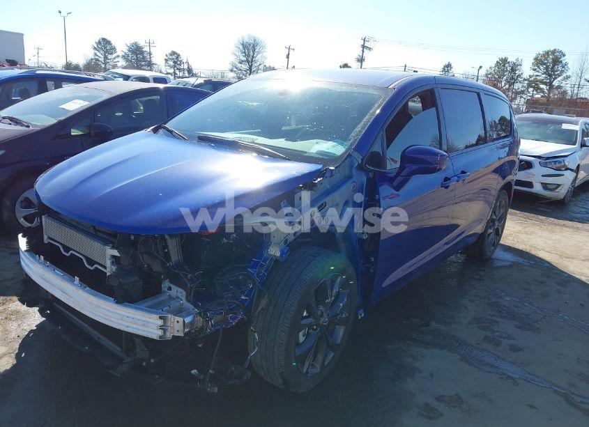 Photo 2 of 2019 Chrysler Pacifica TOURING PLUS (VIN 2C4RC1FG6KR567458)