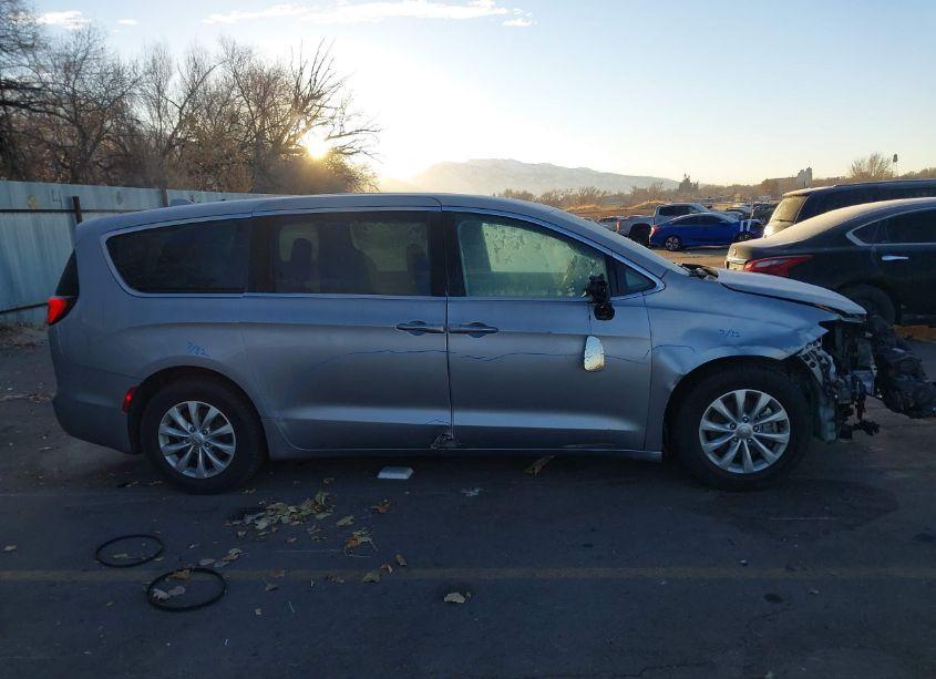 Photo 13 of 2019 Chrysler Pacifica TOURING PLUS (VIN 2C4RC1FG6KR613824)