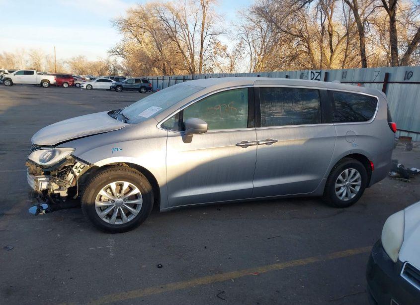 Photo 14 of 2019 Chrysler Pacifica TOURING PLUS (VIN 2C4RC1FG6KR613824)