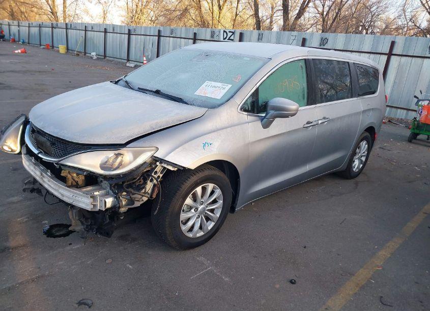 Photo 2 of 2019 Chrysler Pacifica TOURING PLUS (VIN 2C4RC1FG6KR613824)