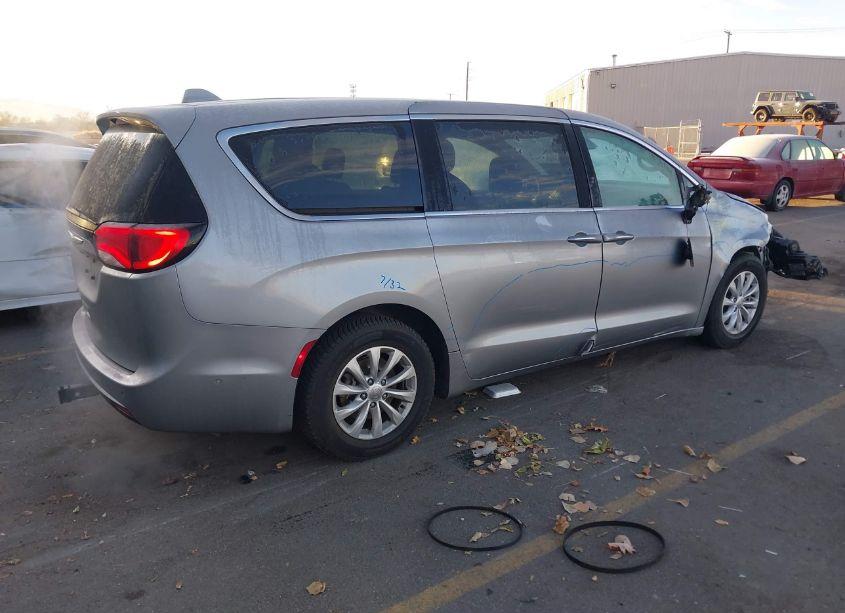 Photo 4 of 2019 Chrysler Pacifica TOURING PLUS (VIN 2C4RC1FG6KR613824)