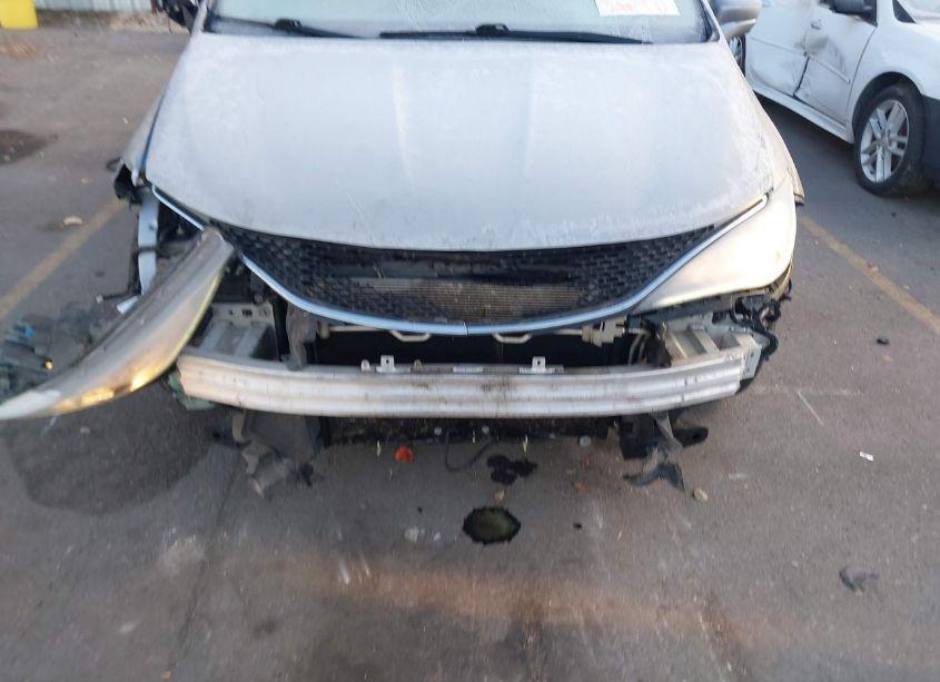 Photo 6 of 2019 Chrysler Pacifica TOURING PLUS (VIN 2C4RC1FG6KR613824)