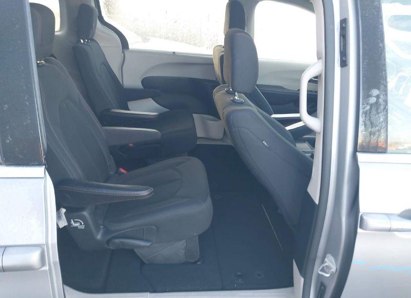 Photo 8 of 2019 Chrysler Pacifica TOURING PLUS (VIN 2C4RC1FG6KR613824)