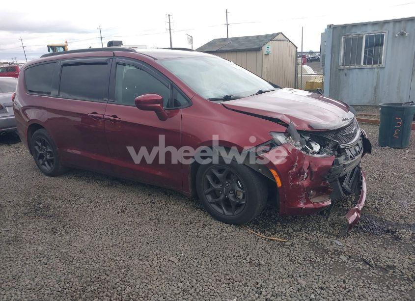 2020 Chrysler Pacifica TOURING (VIN 2C4RC1FG6LR142887) main photo