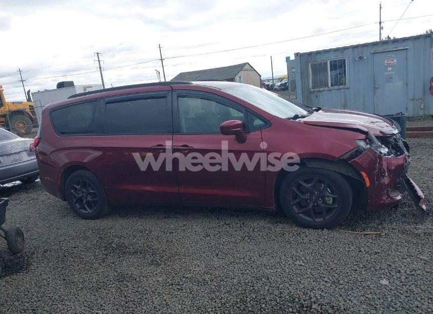 Photo 13 of 2020 Chrysler Pacifica TOURING (VIN 2C4RC1FG6LR142887)