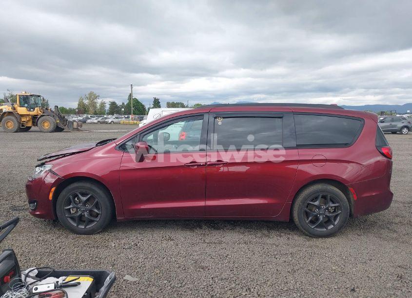 Photo 14 of 2020 Chrysler Pacifica TOURING (VIN 2C4RC1FG6LR142887)
