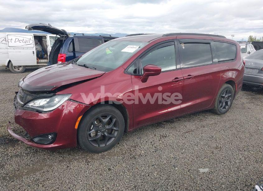 Photo 2 of 2020 Chrysler Pacifica TOURING (VIN 2C4RC1FG6LR142887)
