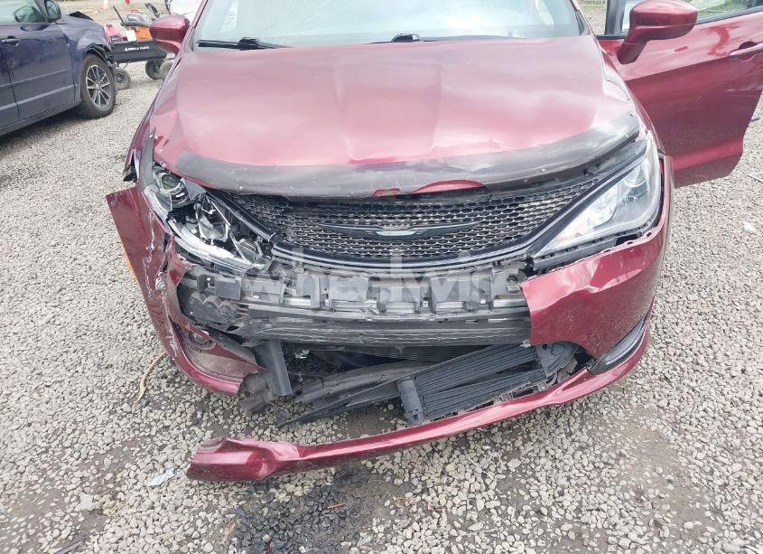 Photo 6 of 2020 Chrysler Pacifica TOURING (VIN 2C4RC1FG6LR142887)