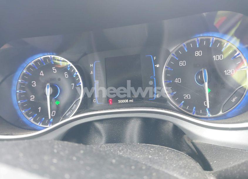 Photo 7 of 2020 Chrysler Pacifica TOURING (VIN 2C4RC1FG6LR142887)