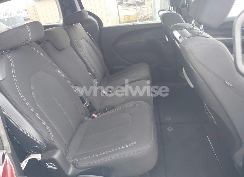 Photo 8 of 2020 Chrysler Pacifica TOURING (VIN 2C4RC1FG6LR142887)