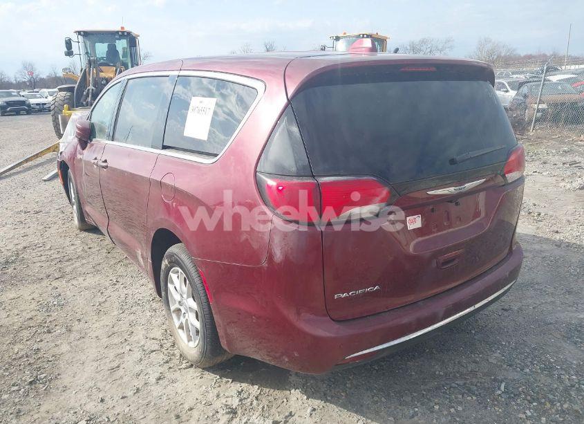 Photo 15 of 2020 Chrysler Pacifica TOURING (VIN 2C4RC1FG7LR107999)