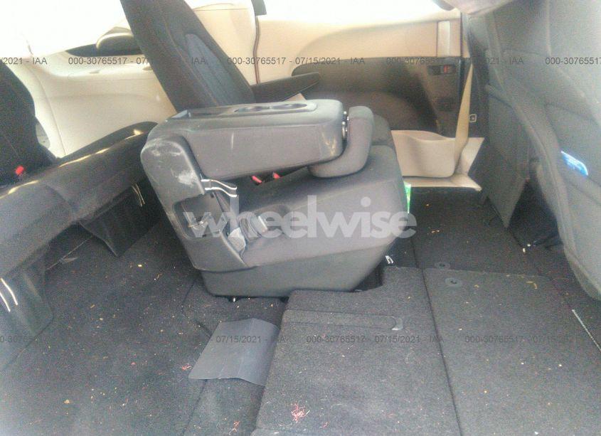 Photo 8 of 2020 Chrysler Pacifica TOURING (VIN 2C4RC1FG7LR107999)