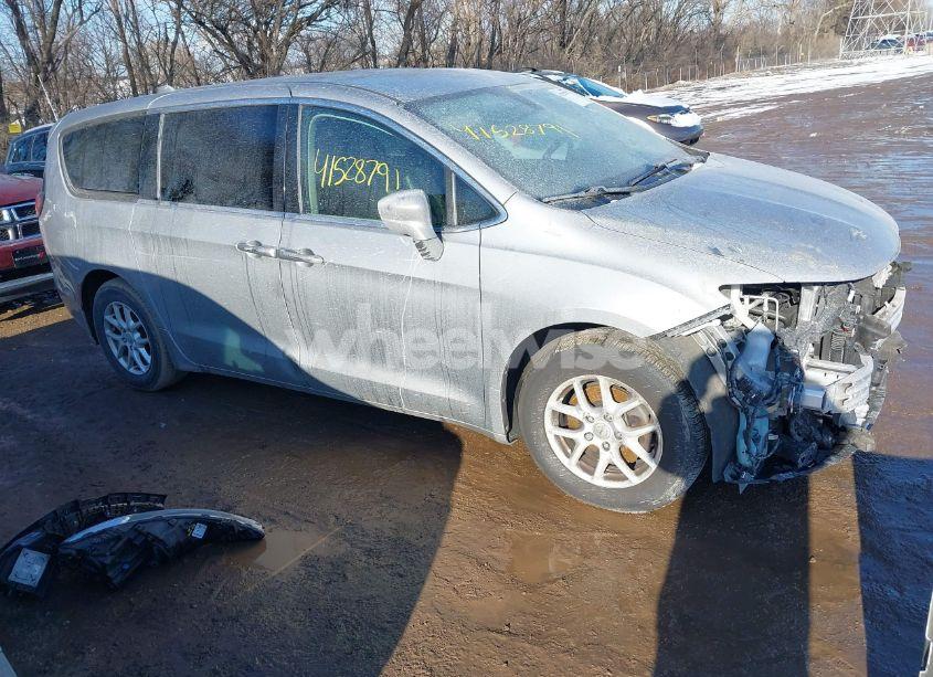 2020 Chrysler Pacifica TOURING (VIN 2C4RC1FG7LR245543) main photo