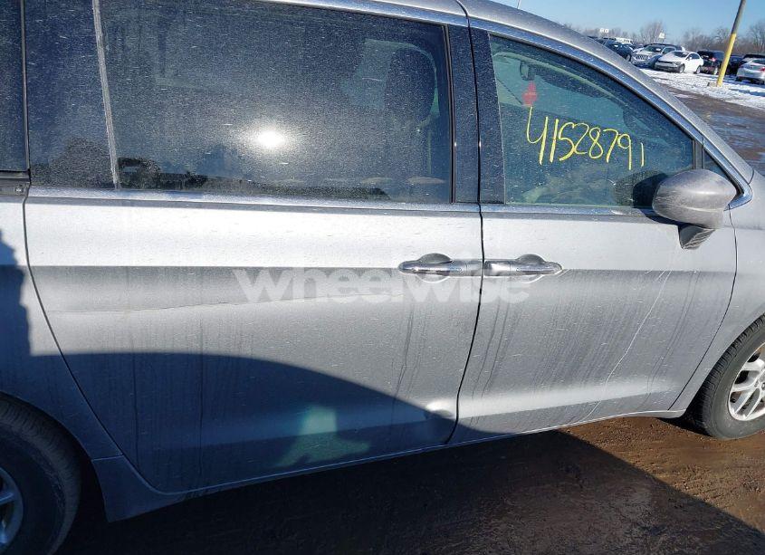 Photo 14 of 2020 Chrysler Pacifica TOURING (VIN 2C4RC1FG7LR245543)