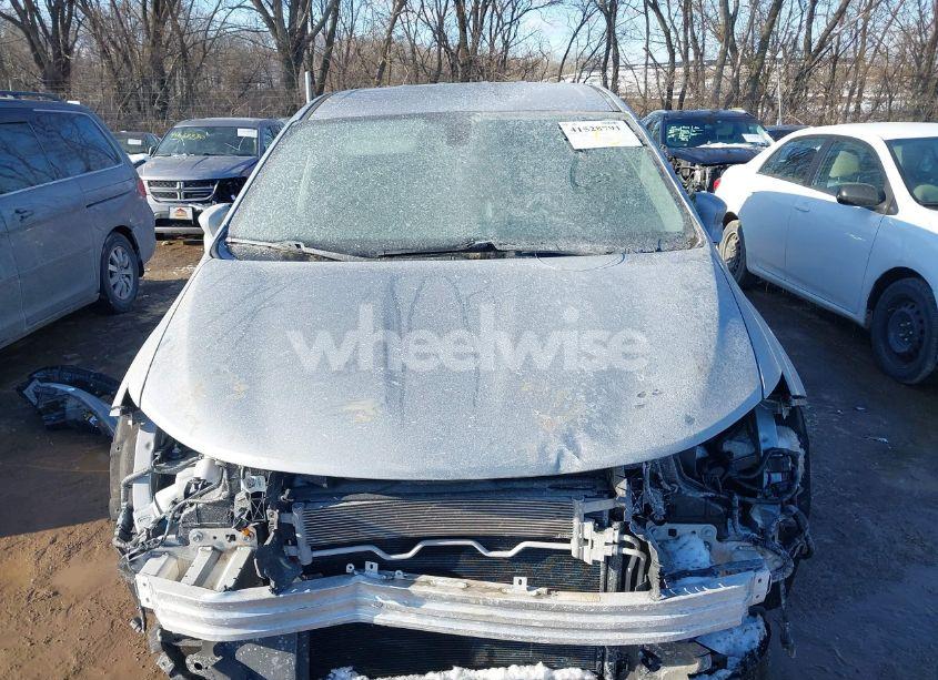 Photo 6 of 2020 Chrysler Pacifica TOURING (VIN 2C4RC1FG7LR245543)