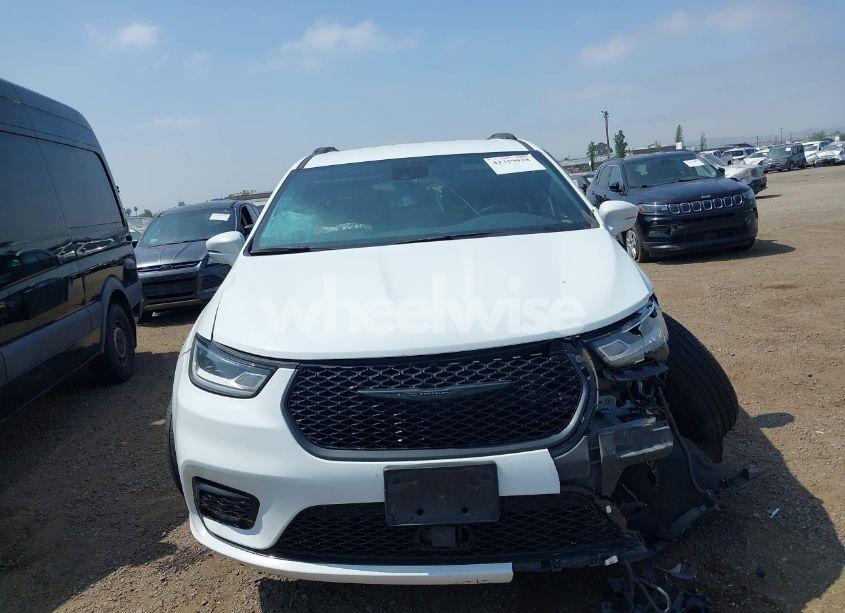 Photo 12 of 2021 Chrysler Pacifica TOURING (VIN 2C4RC1FG7MR605587)