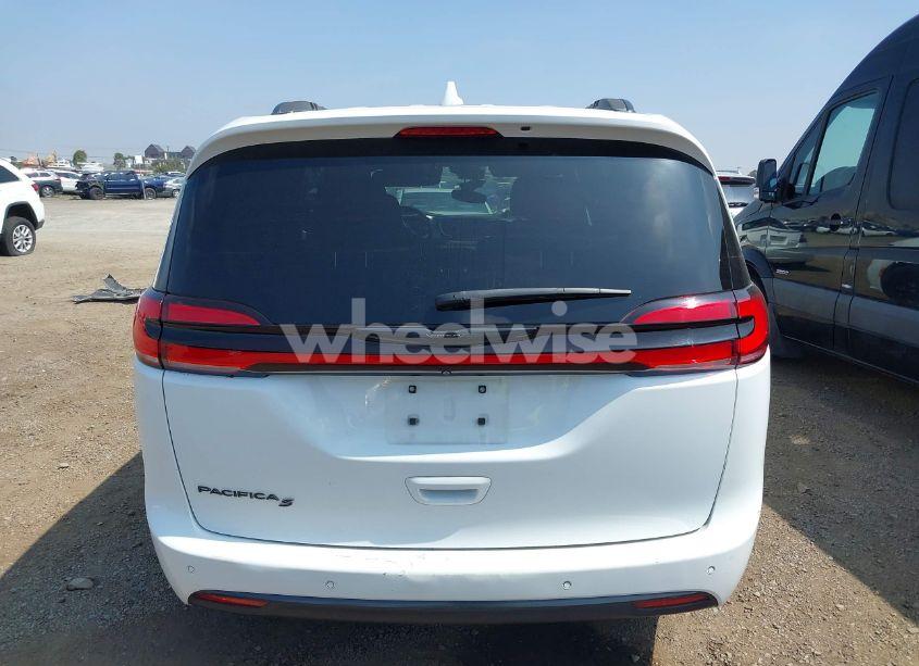 Photo 16 of 2021 Chrysler Pacifica TOURING (VIN 2C4RC1FG7MR605587)