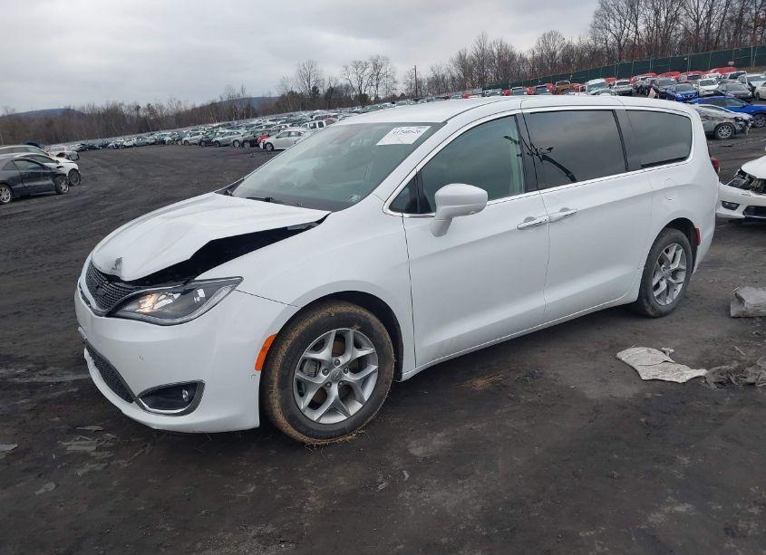 Photo 2 of 2019 Chrysler Pacifica TOURING PLUS (VIN 2C4RC1FG8KR575724)