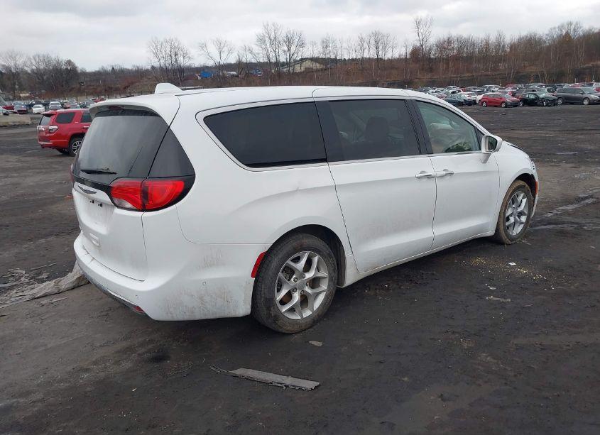 Photo 4 of 2019 Chrysler Pacifica TOURING PLUS (VIN 2C4RC1FG8KR575724)