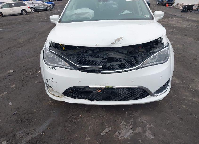 Photo 6 of 2019 Chrysler Pacifica TOURING PLUS (VIN 2C4RC1FG8KR575724)