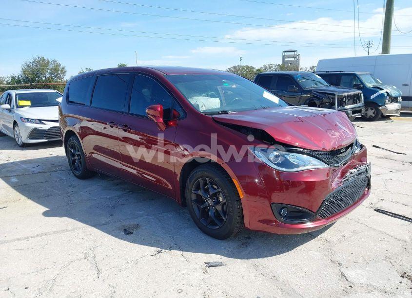 2020 Chrysler Pacifica TOURING (VIN 2C4RC1FG8LR123340) main photo