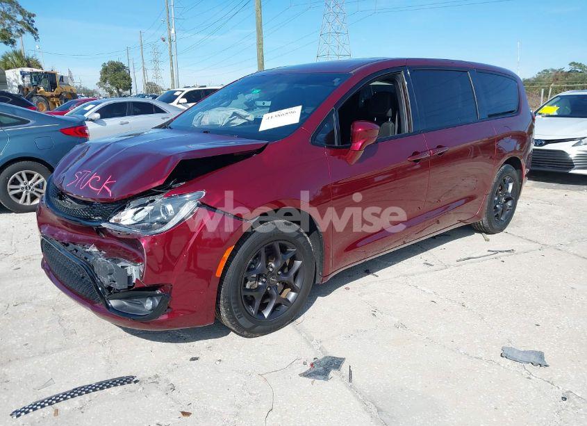 Photo 2 of 2020 Chrysler Pacifica TOURING (VIN 2C4RC1FG8LR123340)