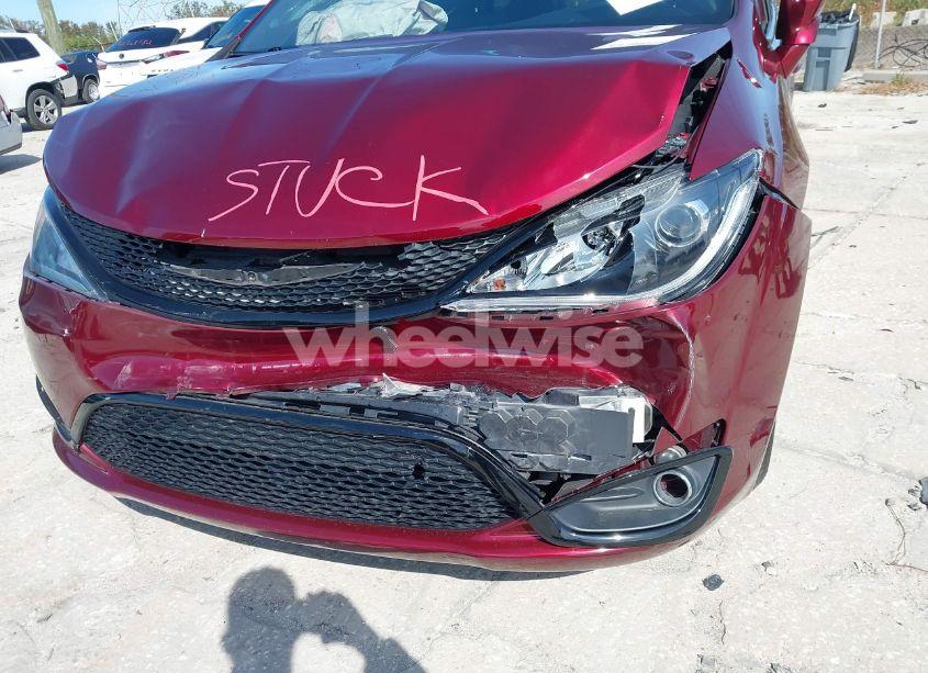 Photo 6 of 2020 Chrysler Pacifica TOURING (VIN 2C4RC1FG8LR123340)