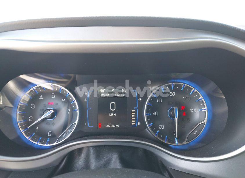 Photo 7 of 2020 Chrysler Pacifica TOURING (VIN 2C4RC1FG8LR123340)