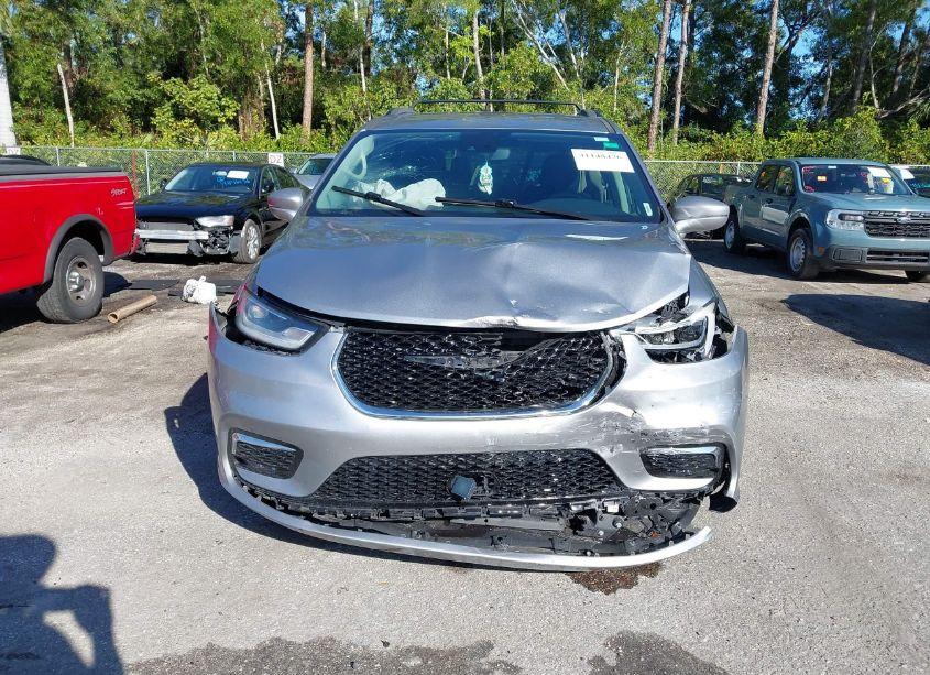 Photo 13 of 2021 Chrysler Pacifica TOURING (VIN 2C4RC1FG8MR555699)