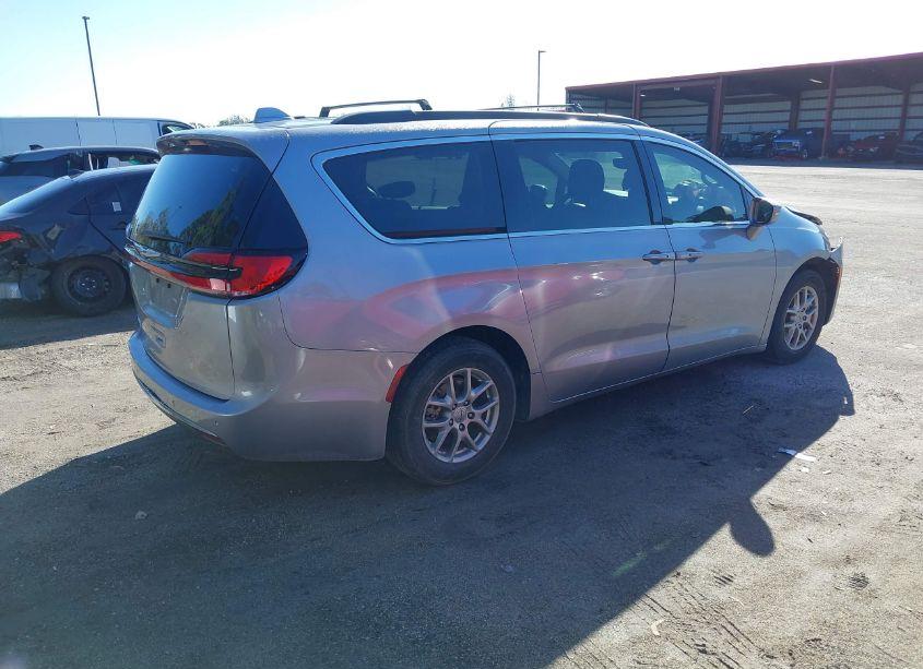 Photo 4 of 2021 Chrysler Pacifica TOURING (VIN 2C4RC1FG8MR555699)