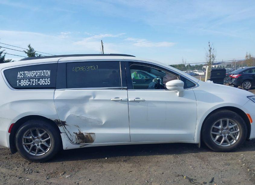 Photo 12 of 2021 Chrysler Pacifica TOURING (VIN 2C4RC1FG8MR598889)