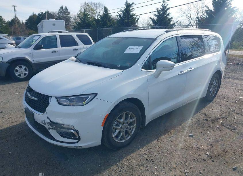 Photo 2 of 2021 Chrysler Pacifica TOURING (VIN 2C4RC1FG8MR598889)