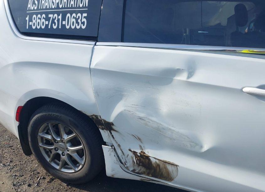 Photo 6 of 2021 Chrysler Pacifica TOURING (VIN 2C4RC1FG8MR598889)